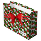 大きいクリスマスのサッカーボールパターン- ラージペーパーバッグ (裏面アングル)