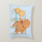 大きいヒグマは少しに黄色いくまを救済します アクセントクッション (裏面(縦))