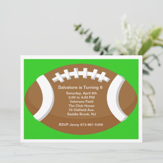 大きいフットボールの子供の誕生日の招待状 招待状 (スタンド正面)