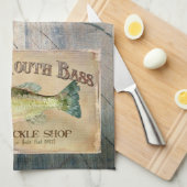 大きい口の低音の湖畔の魚釣りの小屋木 キッチンタオル (四つ折り)