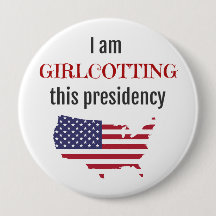 大きい女性の3月の抗議ボタン