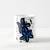 大きい暗藍色の花 コーヒーマグカップ (中央)