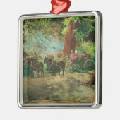 大きい木の中のステージのコーチの眺め メタルオーナメント (左)