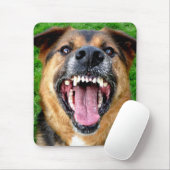 大きい歯を搭載する中間犬 マウスパッド (マウス)