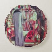 大きい照らされた窓の前の女性 ラウンドクッション (正面)