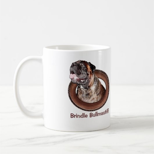 大きい犬が付いているBrindle Bullmastiffのギフトのコーヒー・マグ コーヒーマグカップ (左)