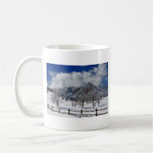 大きい石のコロラド州Flatirons Snowyの景色の眺め コーヒーマグカップ (左)
