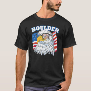 大きい石シティイーグルアメリカ国旗USA野生動物 Tシャツ
