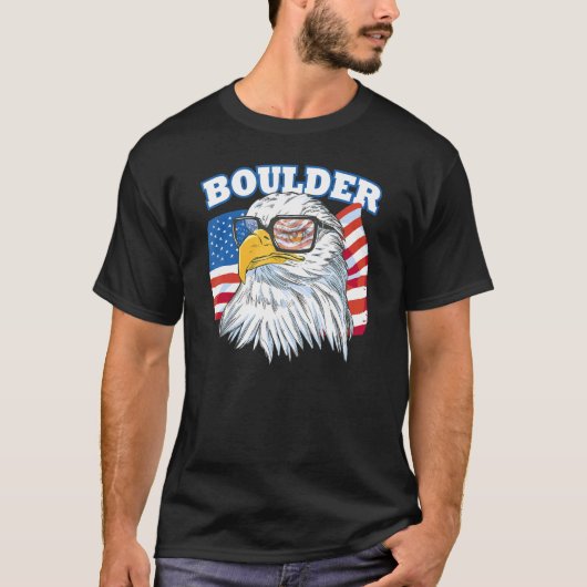 大きい石シティイーグルアメリカ国旗USA野生動物 Tシャツ (正面)