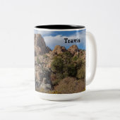 大きい石ランドスケーププレスコットアリゾナハイカントリー ツートーンマグカップ (正面右)