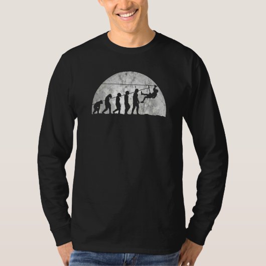 大きい石進化の進化の進化の人の登山者2 Tシャツ (正面)
