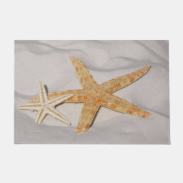大きい砂の2匹のヒトデ ドアマット