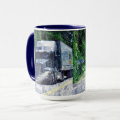 大きい装備の貨物トラックの飲むマグ マグカップ (正面左)