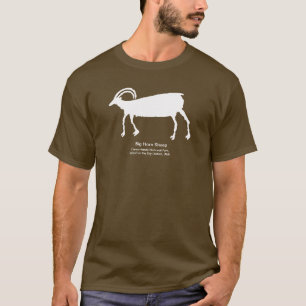 大きい角のヒツジの岩石彫刻 Tシャツ