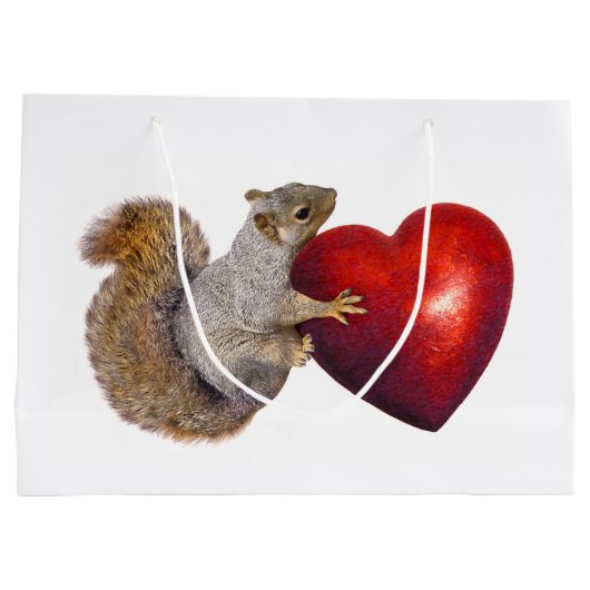 大きい赤いハートのギフトバッグを持つリス ラージペーパーバッグ (裏面)