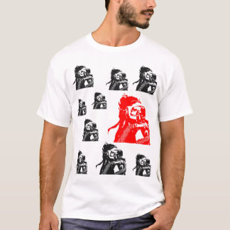 大きい赤 Tシャツ