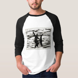 大きい足およびBessie湖モンスターの目撃 Tシャツ