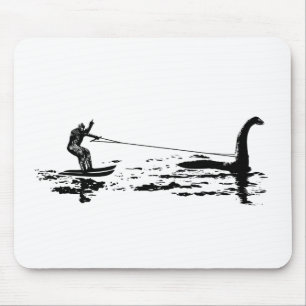 大きい足およびNessie マウスパッド