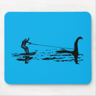 大きい足およびNessie マウスパッド