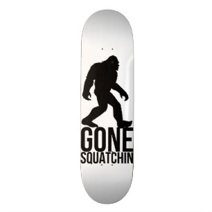 大きい足によって行くsquatchin スケートボード