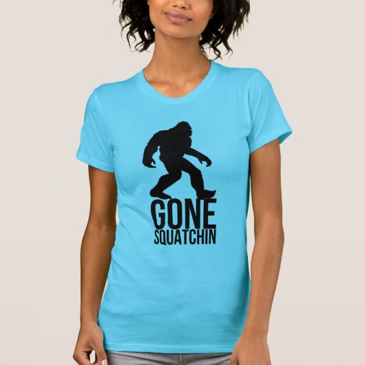 大きい足によって行くsquatchin tシャツ (正面)