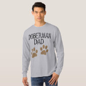 大きい足のドーベルマン犬のパパ Tシャツ (正面フル)