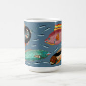 大きい魚は小さい魚を食べます コーヒーマグカップ (中央)