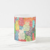 大きくて小さいグミの熊の柄、キャンディ、おもしろい、 フロストグラスマグカップ (中央)