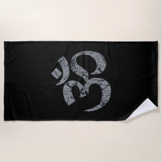 大きくグランジなOMの記号の精神性のヨガ ビーチタオル (正面)
