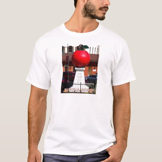 大きく赤いAPPLE -コーネリア、ジョージア Tシャツ (正面)