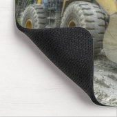 大きく黄色いブルドーザーのトラクターの重い装置 マウスパッド (コーナー)