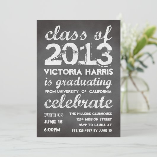 大きく、はっきりしたな灰色の黒板のタイポグラフィのモダン 招待状 (スタンド正面)