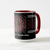 大きなお父さん 茶色のチェック柄と黒のネームプレート付き マグカップ (正面右)