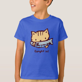 大きなお魚ゲット！| Big Catch! Cute Kitten with a Fish Tシャツ