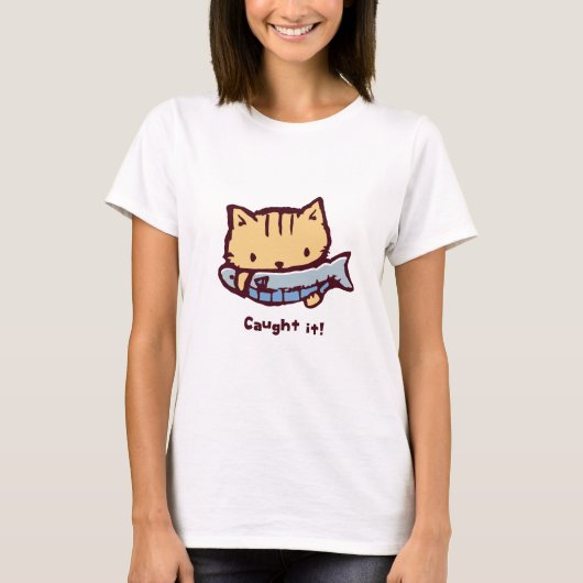 大きなお魚ゲット!| Big Catch! Cute Kitten with a Fish Tシャツ (正面)