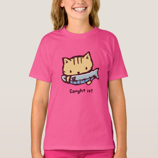 大きなお魚ゲット!| Big Catch! Cute Kitten with a Fish Tシャツ (正面)