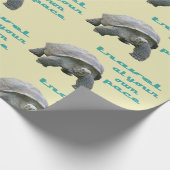 大きなアクアリアリスティック亀が自分のペースで移動 ラッピングペーパー (角)