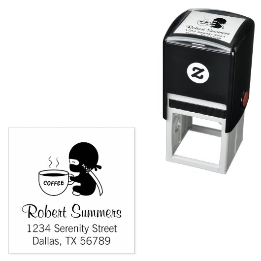 大きなコーヒーマグのアドレスを持つ小さな忍者 セルフインキングスタンプ (インサイチュ)