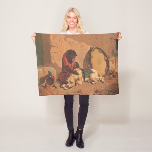 大きなタンバリンを持つサルと犬 フリースブランケット (インサイチュ)