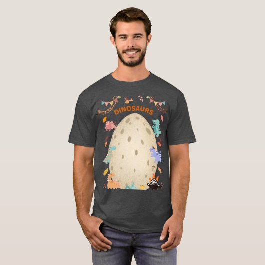 大きなダイノ卵で愛らしい水彩恐竜 Tシャツ (正面フル)