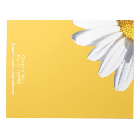 大きなデイジー(黄色の背景パーソナライズされた) ノートパッド (正面)