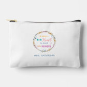 「大きなハートが必要」フローラ、先生への贈り物 アクセサリーポーチ (正面)