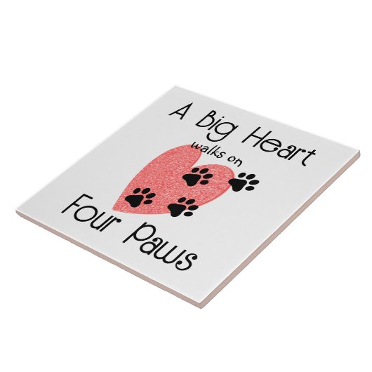 大きなハートが4つの足で歩く – かわいいペット好き タイル (側面)