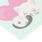 大きなピンクのハートと寝るネコちゃん ショートテーブルランナー (コーナー)