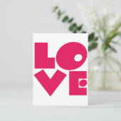大きなピンク文字のLOVE シーズンポストカード (スタンド正面)