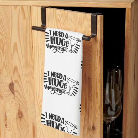 大きなマルガリータが必要だ キッチンタオル (三つ折り)