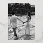 大きなモダン日付の写真その日付を保存 箔招待状 (裏面)