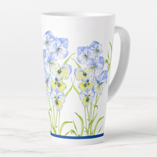 大きなラテマグカップに氷のような青いパンジー カフェラテマグ (右アングル)