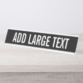 大きな名前または文字を持つ基本白黒 デスクネームプレート (正面)