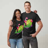 大きな唇のキャラクター魚 Tシャツ (ユニセックス)